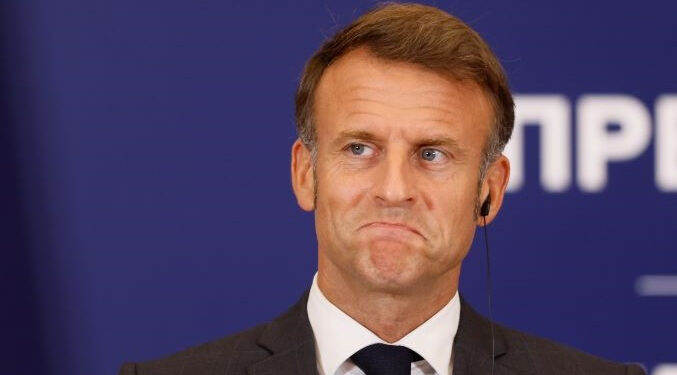 Makron negirao da je rekao da će Vašington izdati Kijev