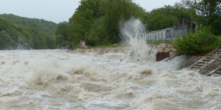 Poplave u Maroku, poginula 21 osoba (VIDEO)