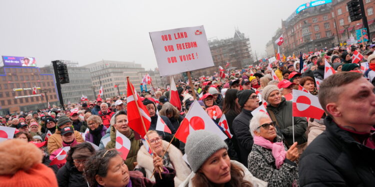 Masovne demonstracije u Kopenhagenu protiv planova SAD