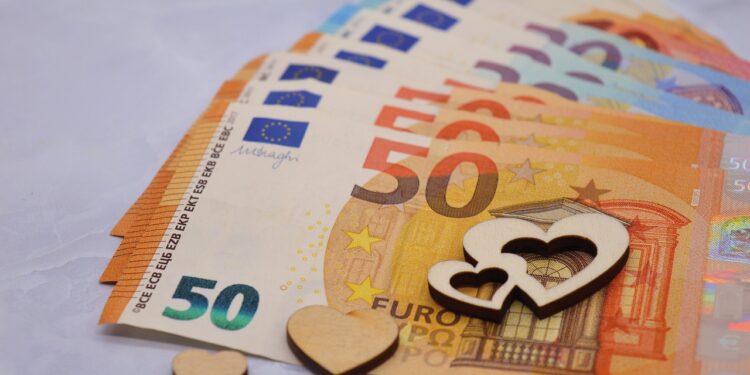 Građani EU kažu da im evro olakšava život – ali nisu svi oduševljeni