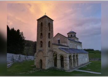 Sveti Nemanjići gledaju nas vekovima iz Sopoćana