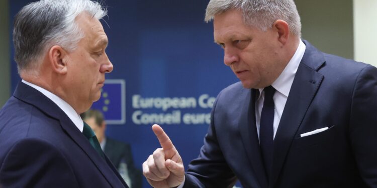 Fico i Orban žestoko kritikuju Kijev