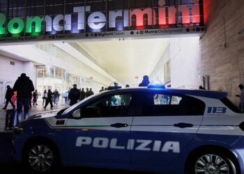 Skandal u Italiji: Policajci mesecima pljačkali radnju