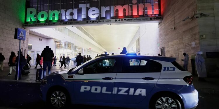 Skandal u Italiji: Policajci mesecima pljačkali radnju