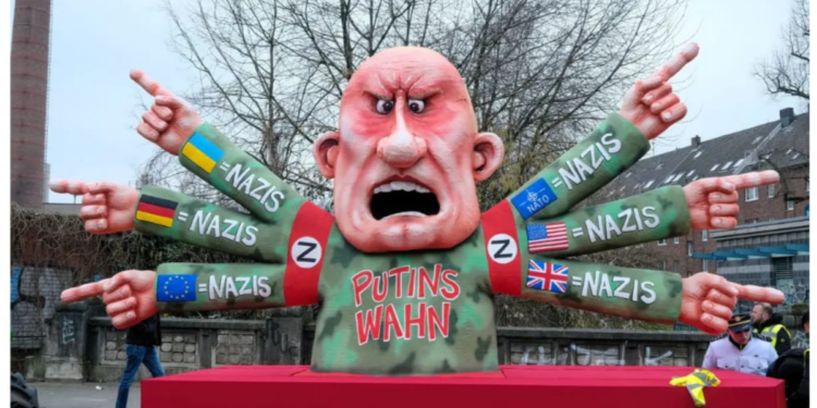 Autor maskote na nemačkom karneval-protestu „Budale protiv Nacista“ u Rusiji pred sudom