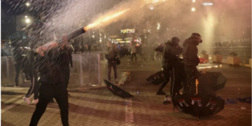 Protesti u Tirani: Opozicija napada policiju, Edi Rama na ivici pada!