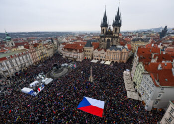 Globalisti napadaju patriote u Češkoj, demonstracije pred smenu režima