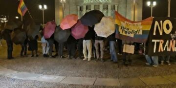 Apsurd u Berlinu: Levi feministi napadaju ikonu feminizma