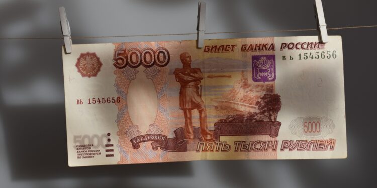 Prepolovljen prihod Rusije od nafte i gasa