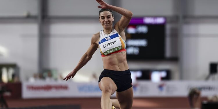 Kraljica troskoka na Banjici: Ivana Španović rekordnim letom pokorila dvoranu
