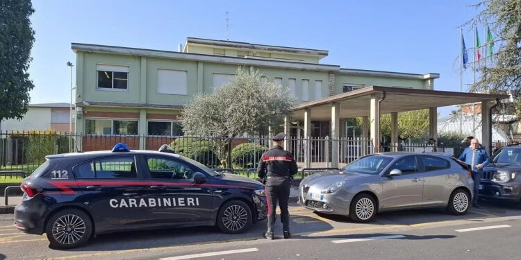 Trinaestogodišnjak nožem napao profesorku u italijanskoj školi