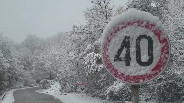 Sneg pravi probleme u Hrvatskoj, zahlađenje pogađa i BiH