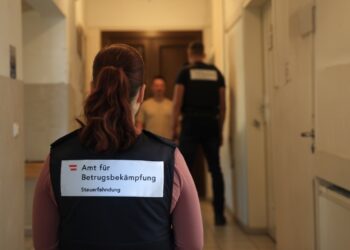 Najveća afera sa fiskalnim kasama u Austriji: Iz pritvora, pravo kod klijenata