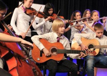Hiljade mališana peva za Srbiju: Muzički trijumf u čast porodice
