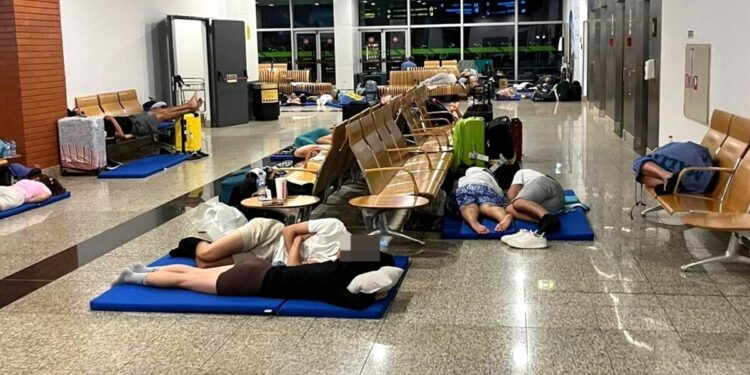 Totalna pljačka! 20.000 evra za let iz ratne zone