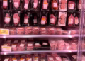 Švajcarski supermarketi zamrzavaju meso pred istekom roka i prodaju ga za 50% popusta!