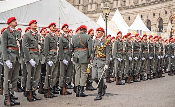 Oficir sa konjskim repom: Ruši se tradicija u austrijskoj vojsci