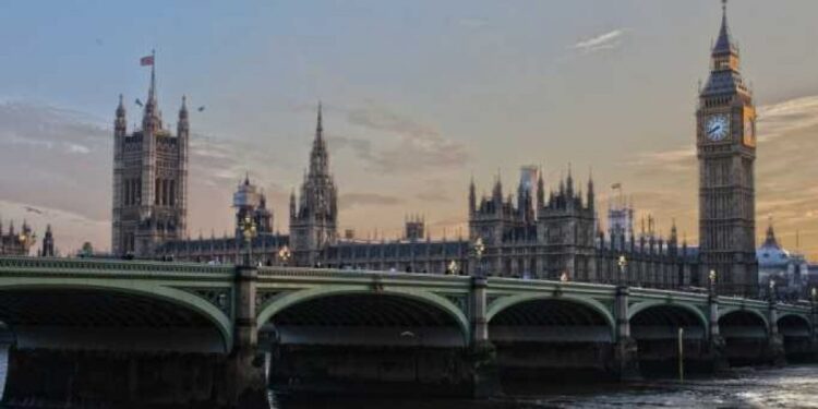 Blokada Ormuskog moreuza podigla tenzije – London inicira razgovore