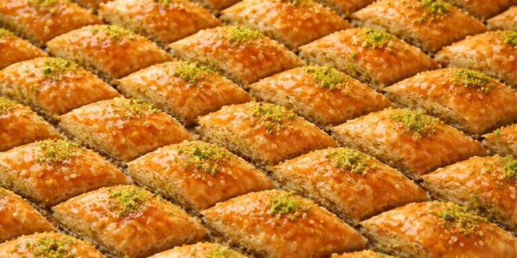 Slatki šverc na Švajcarskoj granici: Turčin pao sa 270 kilograma baklave