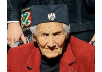 Srce jače od godina: Baka Sofija (104) na ANZAK maršu u Sidneju