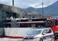 Autobus uleteo u supermarket u Salzburgu: Najmanje jedna osoba poginula