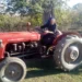Baka Pavlika (85) i dalje za volanom traktora: „Traktor mi je život“