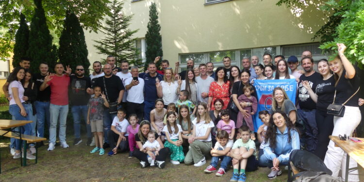 Srbi uvek uz Srbe