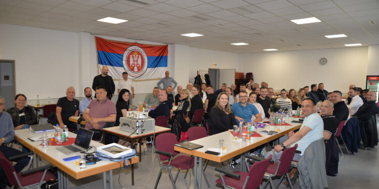 Da budemo velika familija