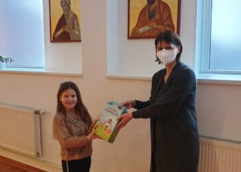 S osmehom u hram po paketić