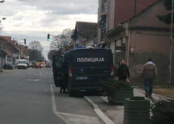 Policija obuzdala migrante