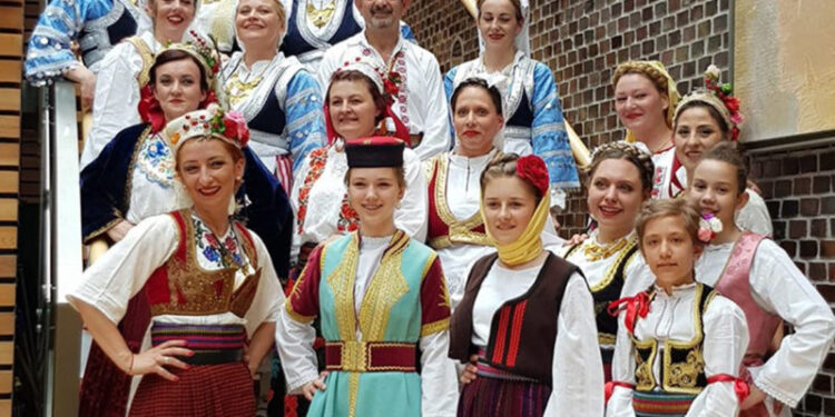 Kolo ispred Gradske kuće