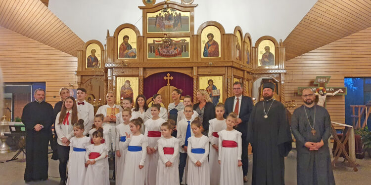 Narod hram podizao