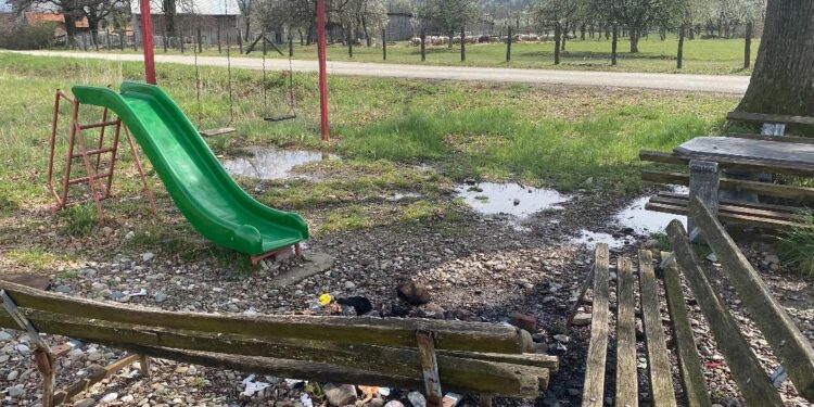 Obnova igrališta u Skugriću