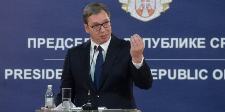 Vučić: Stajemo sa kupovinom oružja, kreće reforma vojske