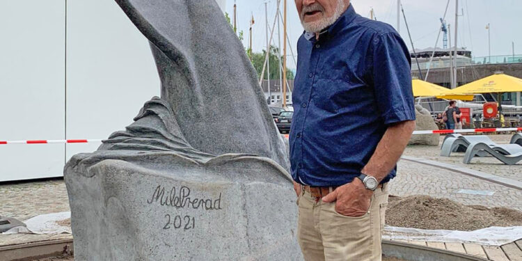 Mile isklesao simbol okeana