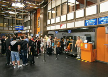 Sa aerodroma u Nišu deset stranaca vraćeno u Italiju