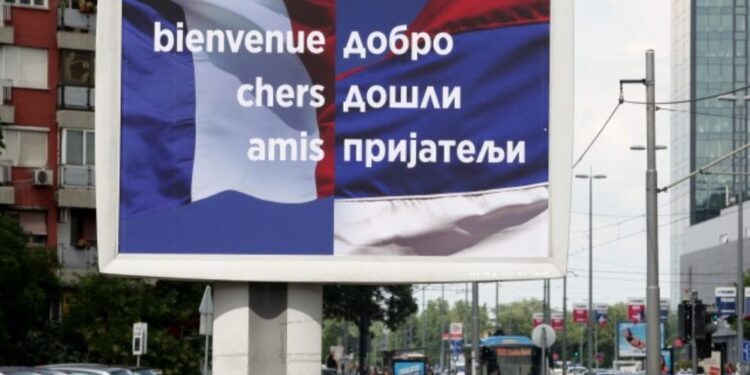 Makron sutra u Beogradu, glavni grad svečano okićen (FOTO)