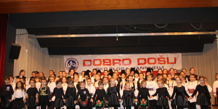 Slogu i običaje prenose deci
