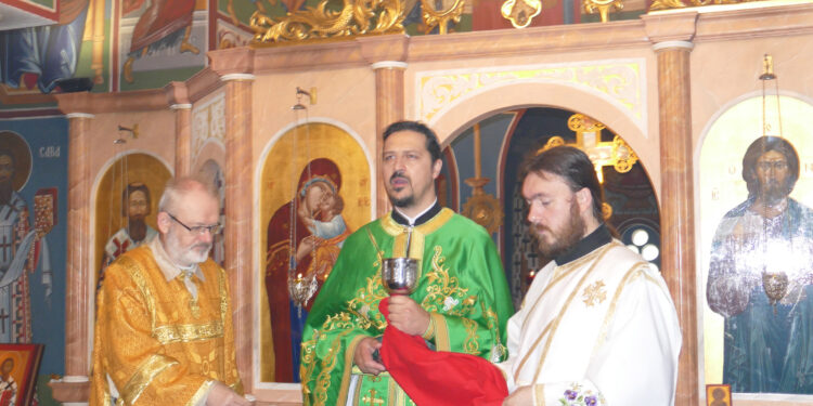 Molitve za dušu i venčići za sreću