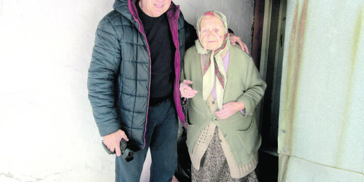 Usamljenost teža od sirotinje