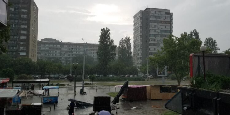 Jako nevreme pogodilo Srbiju (FOTO/VIDEO)