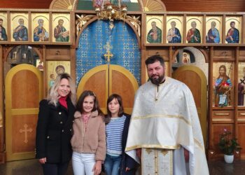 Slavili u hramu i učionici