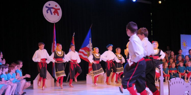 Matica u dečjim očima (10): Folklorom se borimo za Srbiju