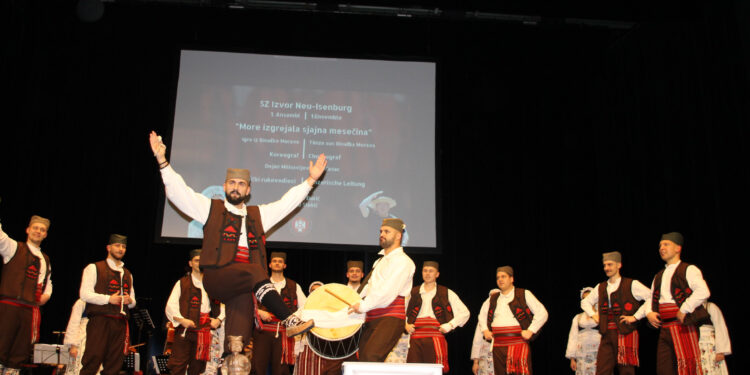 Folklor u boji matice
