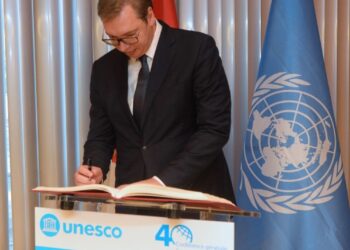 Vučić u Parizu: Kosovo ne može da postane član Uneska