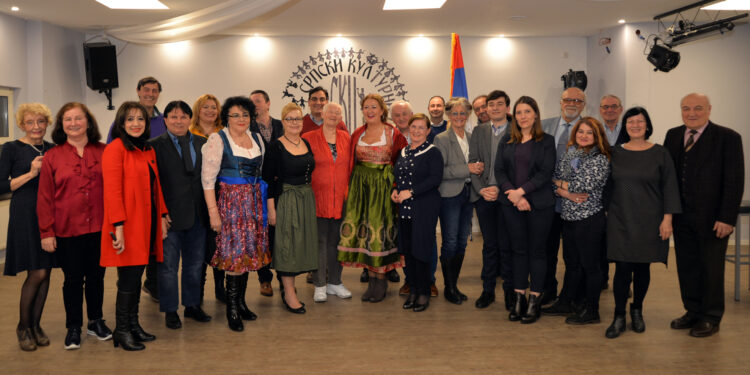 Velika poetska familija