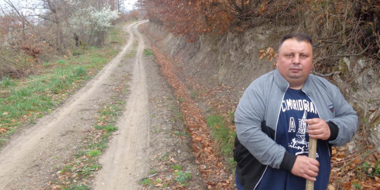 Pritiskaju ga bolest i nemaština