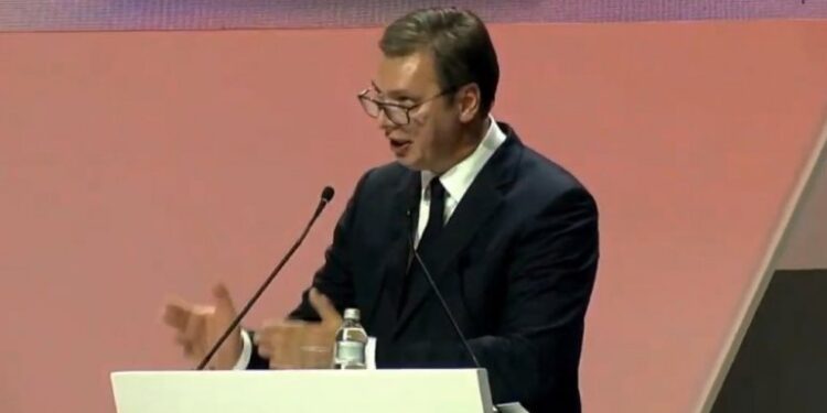 Vučić na proslavi 11 godina SNS: Pred nama su važne godine