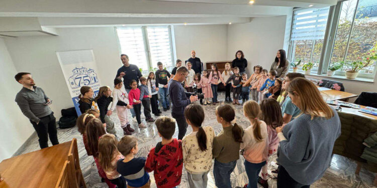 Kolom protiv zmaja