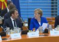 Blic: Merkel i Makron pritiskaju Tačija i Haradinaja